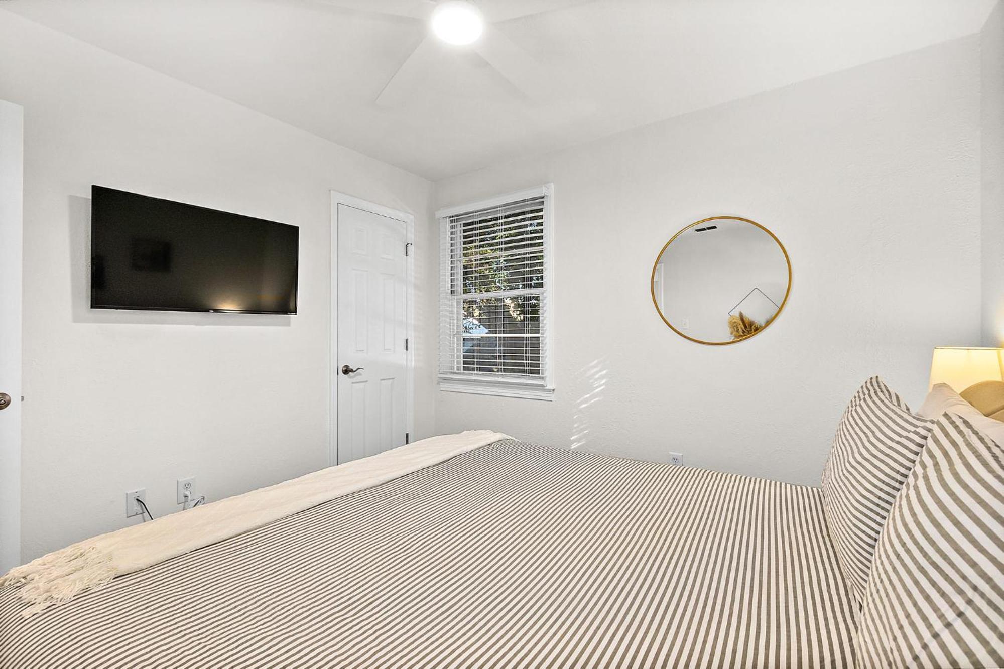 Private Uptown Flat - Walk To Nights Of Lights! Apartamento St. Augustine Exterior foto
